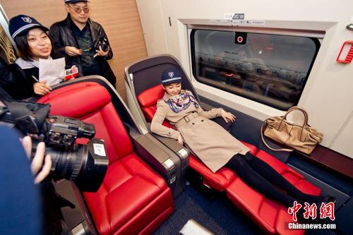 福建首批crh380a型高速动车组 豪华商务舱吸睛