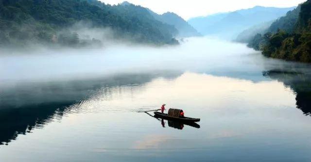 《次北固山下》:盛唐气象的标志