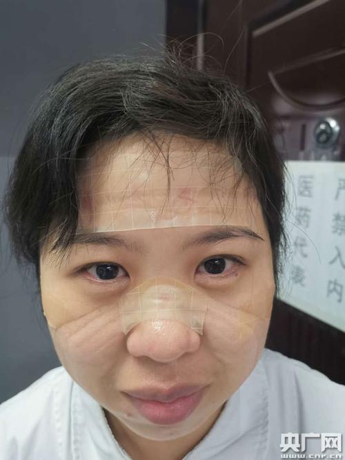 新闻特写:景德镇隔离病区的"压痕美"