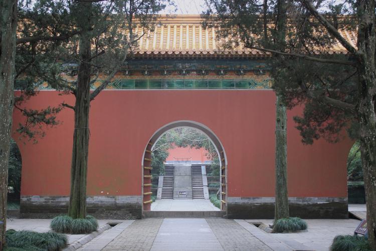 皮肚面是南京的特色风味小吃,属金陵菜,金陵小吃,汤料充盈,物料多样