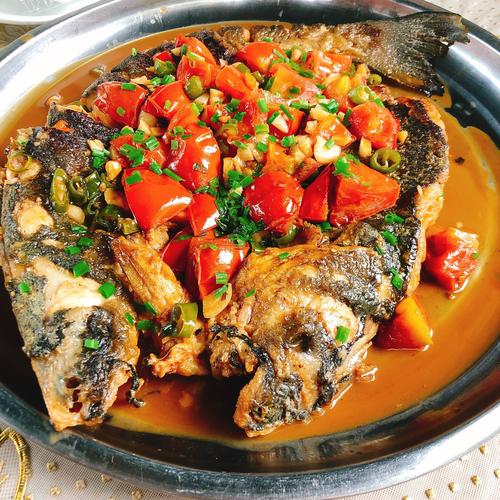 桂林特色美食啤酒鱼.