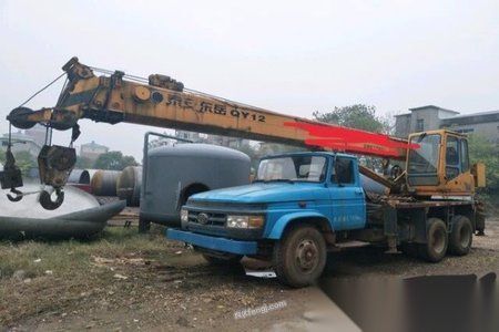 供应泰安东岳12.吊车 江西抚州二手汽车吊/随车吊价格