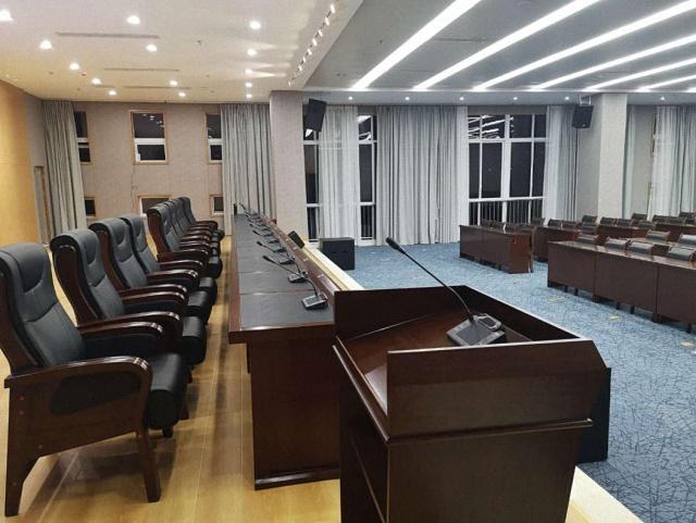 眉山市某政府单位会议室2.4g无线手拉手会议话筒的