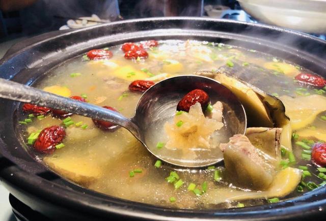 甲鱼炖牛鞭,吃了要上天
