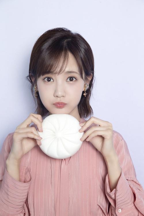 夏季常选穿搭粉色look,李一桐甜而不腻的look教程,学会了吗?