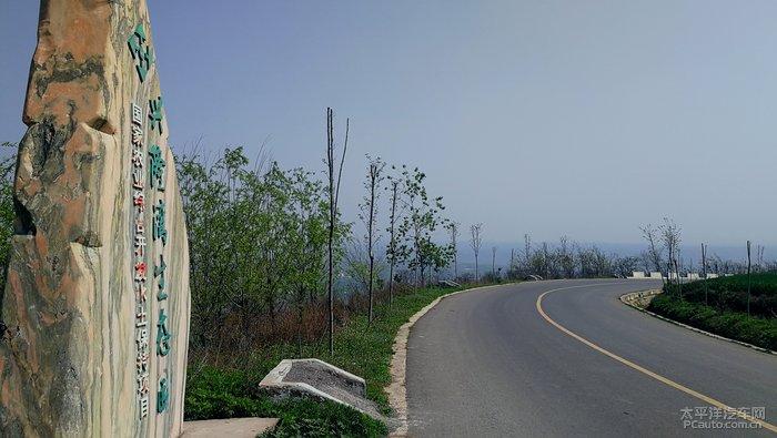 自驾路途的意外发现隐秘在山沟的小村庄