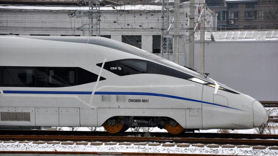 首列车6601当试验车用,车头那些胶条是固定数据传感器的虽然不是正经