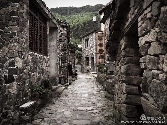 缙云岩下村:古朴的石头村落