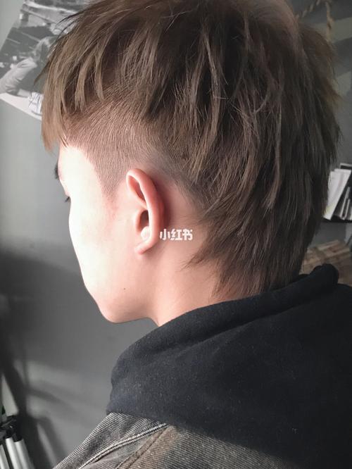 狼头发型# #男生女生通用款_发型_通用_女生短发发型