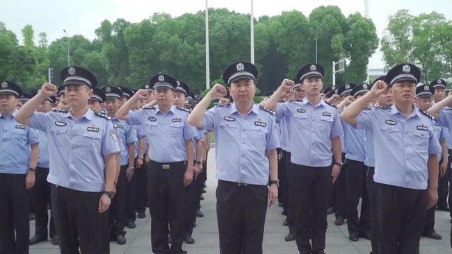 当阳市公安局举行"立足岗位依法履职"集中承诺仪式 为进一步确保政法