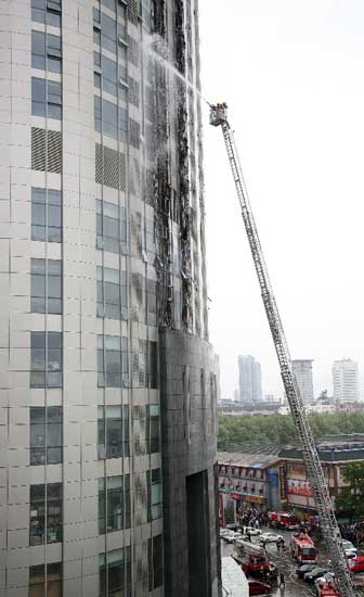 南京中环国际大厦失火