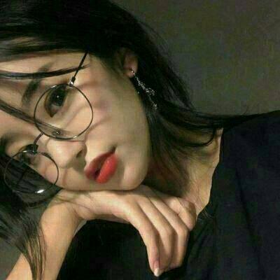 韩系戴眼镜的女生头像可爱萌