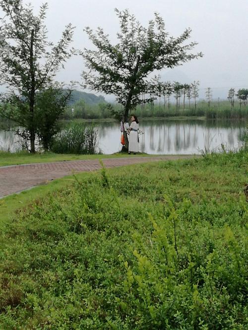 浙江省杭州市余杭区南湖路靠近南湖公园
