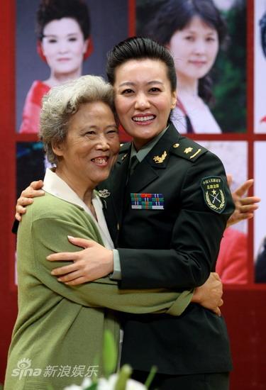 李双江不会是真的少将军衔吧