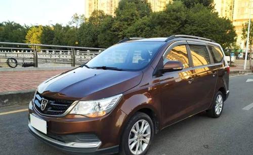 宝骏730 2016款 1.5 手动 舒适型7座