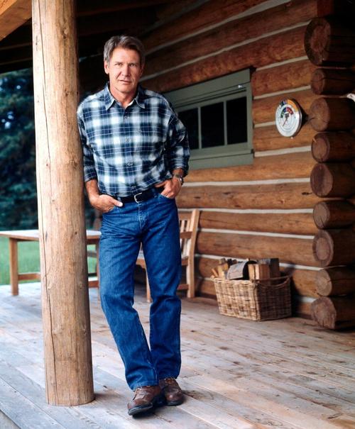 简介:哈里森·福特休闲生活写真图片,分享一组哈里森·福特图片给大家