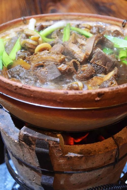 【乐阳江】最传统的炭炉牛杂煲,竟藏在海岸城!27.8元