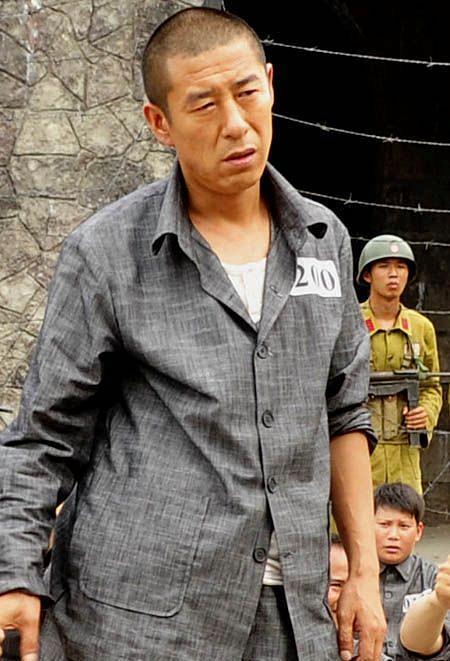 "抬头农民,低头杀手",演孙红雷小弟走红,龙套多年今片