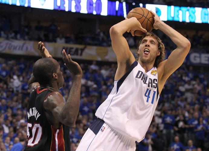 特里关键三分球助小牛112-103击败热火 总比分3-2