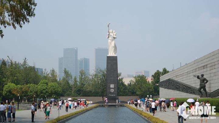 参观快结束的时候看到了和平女神的雕塑,希望世界和平不要再有战乱