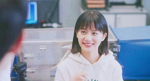 看了《独家记忆》女主李婷婷的剧照,才知道什么是大学校花