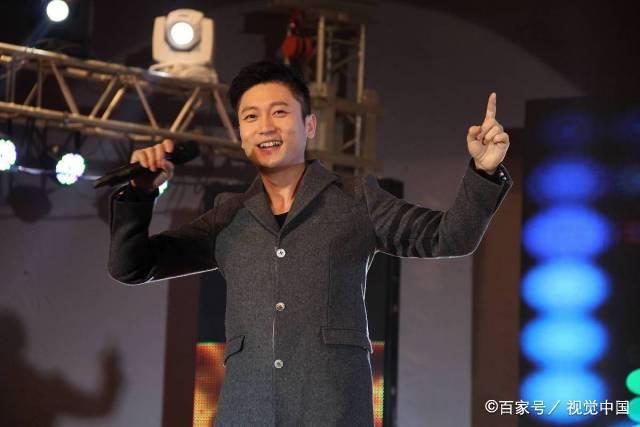 歌手东来东往被判刑,容留他人吸毒致一人死亡,唱过