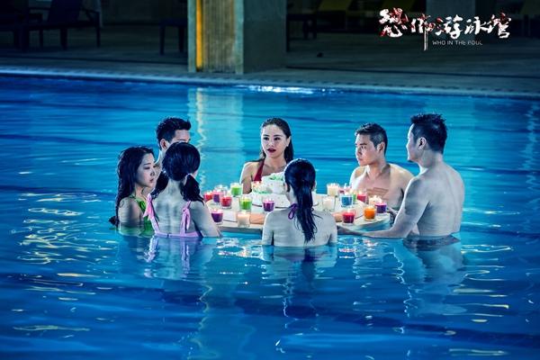 《恐怖游泳馆》水中忌日剧照