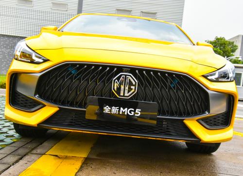 名爵的全新轿跑,比思域还运动,配1.5t破百才8秒,起步价不足7万