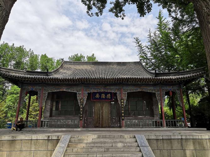 位于山西省太原市晋源区晋祠镇,原名为晋王祠,初名唐叔虞祠,是为纪念