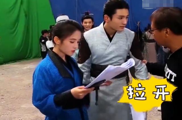 鞠婧祎张哲瀚入戏太深?结束拍摄后还"秀恩爱",导演看