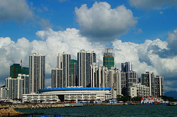 深圳蛇口海上世界的海景楼房景观