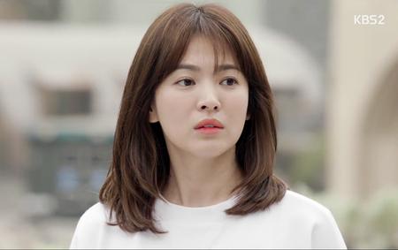 《太阳的后裔》火热 , 宋慧乔"减龄"刘海学起来!