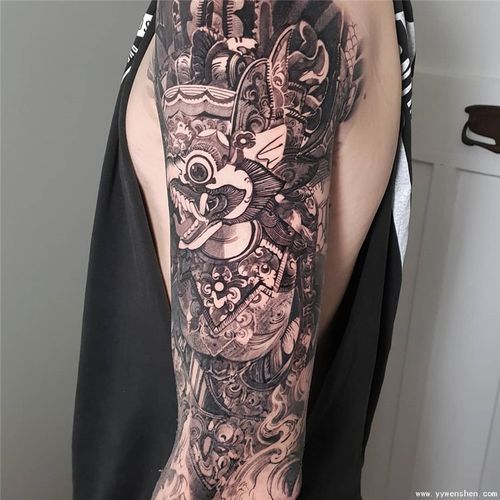 佛教印度神话大鹏金翅鸟迦楼罗与蛇神那迦纹身刺青图案