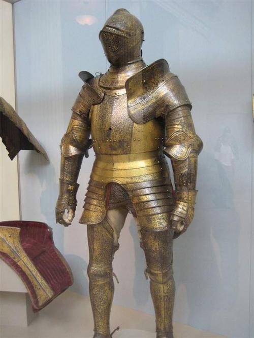 防护的顶峰:坚固 华丽无比的马克西米利安铠甲