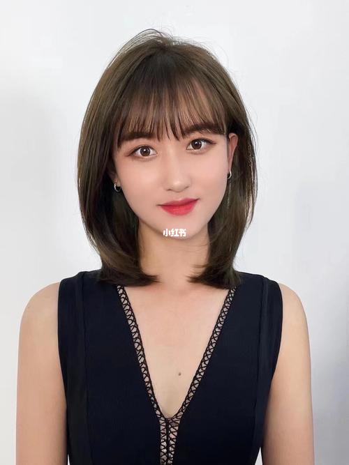 初恋头适合圆脸国字脸大脸长脸椭圆脸发型 法式刘海非常减龄显脸小