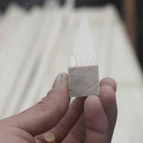 手工雕刻抛光打磨木材 diy 木头实木原料 2cm * 2 原木松杉木条木方料