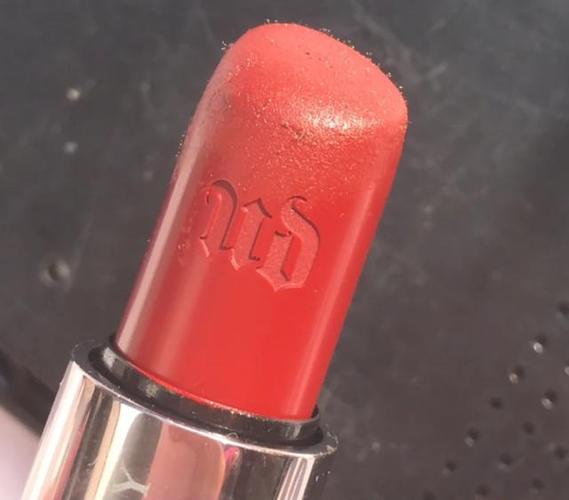 过期口红到底能不能用?从这四个方面判断,中一点就说明该扔了!