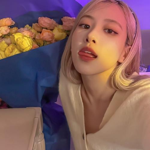 头像朴彩英|期待3月12日彩英solo回归