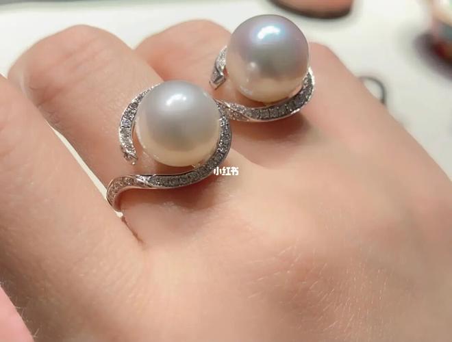 澳白珍珠戒指,豪华镶嵌,上手效果巨好看!_珍珠戒指_时尚_配饰