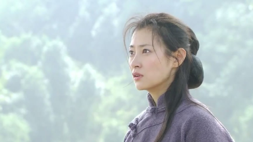 32013年《幸福绽放》:"善良母亲"的另一面——爱喝酒,发疯的奇女子.