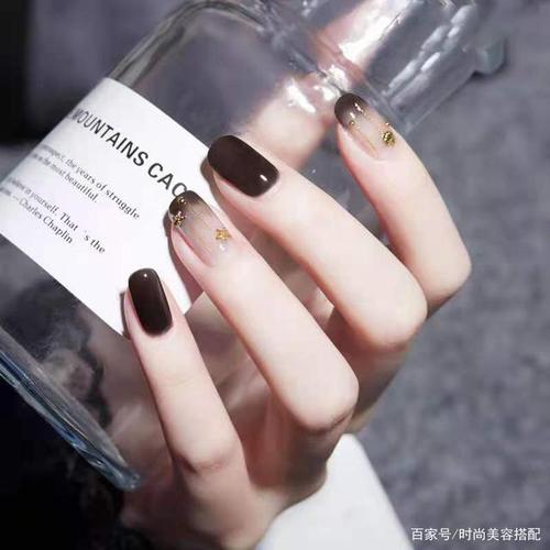 高级显白冷色系美甲黑色玩出新创意美甲也能凸显个性的自己
