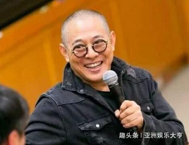 一个日本女人爱了李连杰20年,45岁童颜还未老,至今仍是单身!