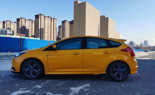 福特 福克斯(进口) 2013款 2.0t st 橙色版