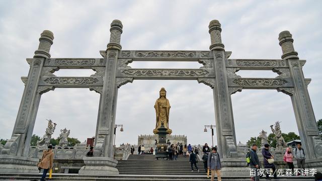 普陀山明明在浙江东海,为何称菩萨为南海观音?外地游客都糊涂了
