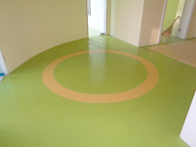 幼儿园室内地面