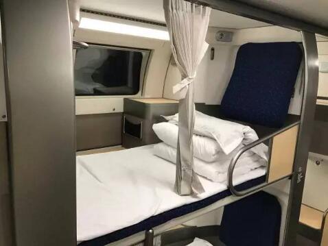 随着d311次列车从北京南站准点驶出,开往上海站,我国新型卧