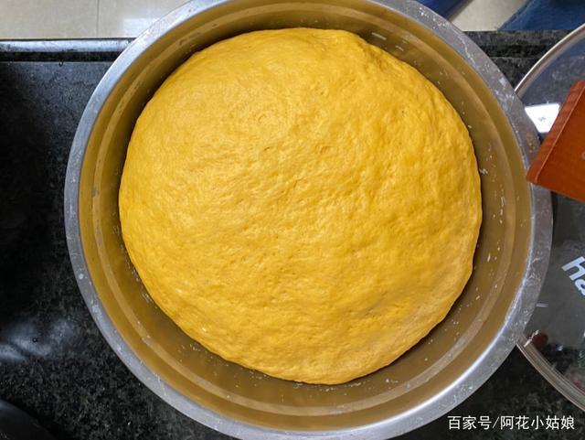 发酵成功的南瓜面团