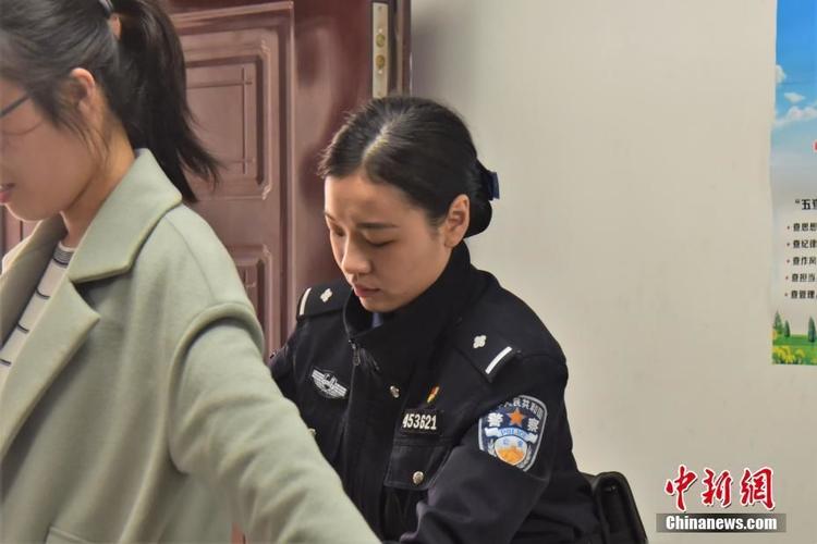 广西女法警 铁血又柔情