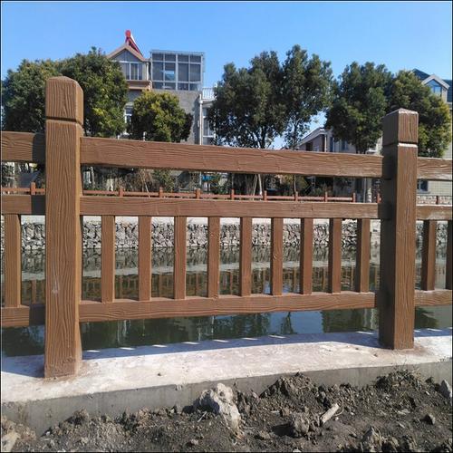 常州河道隔离仿木栏杆定做