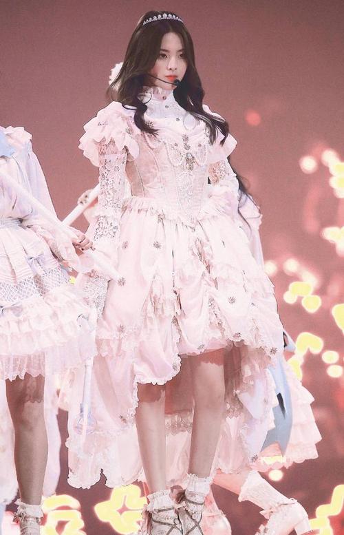 当火箭少女全员穿上洛丽塔服饰,仙气又可爱,八种款式